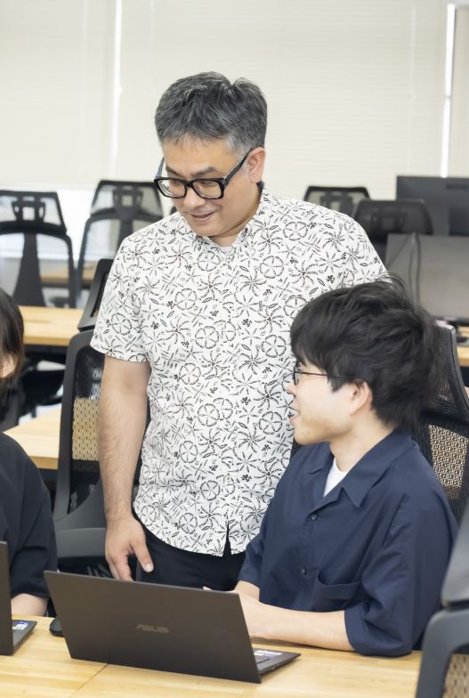農作業をする外国人材4